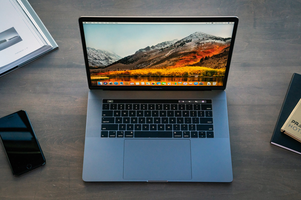 2018-macbook-pro-02-100764569-large.jpg