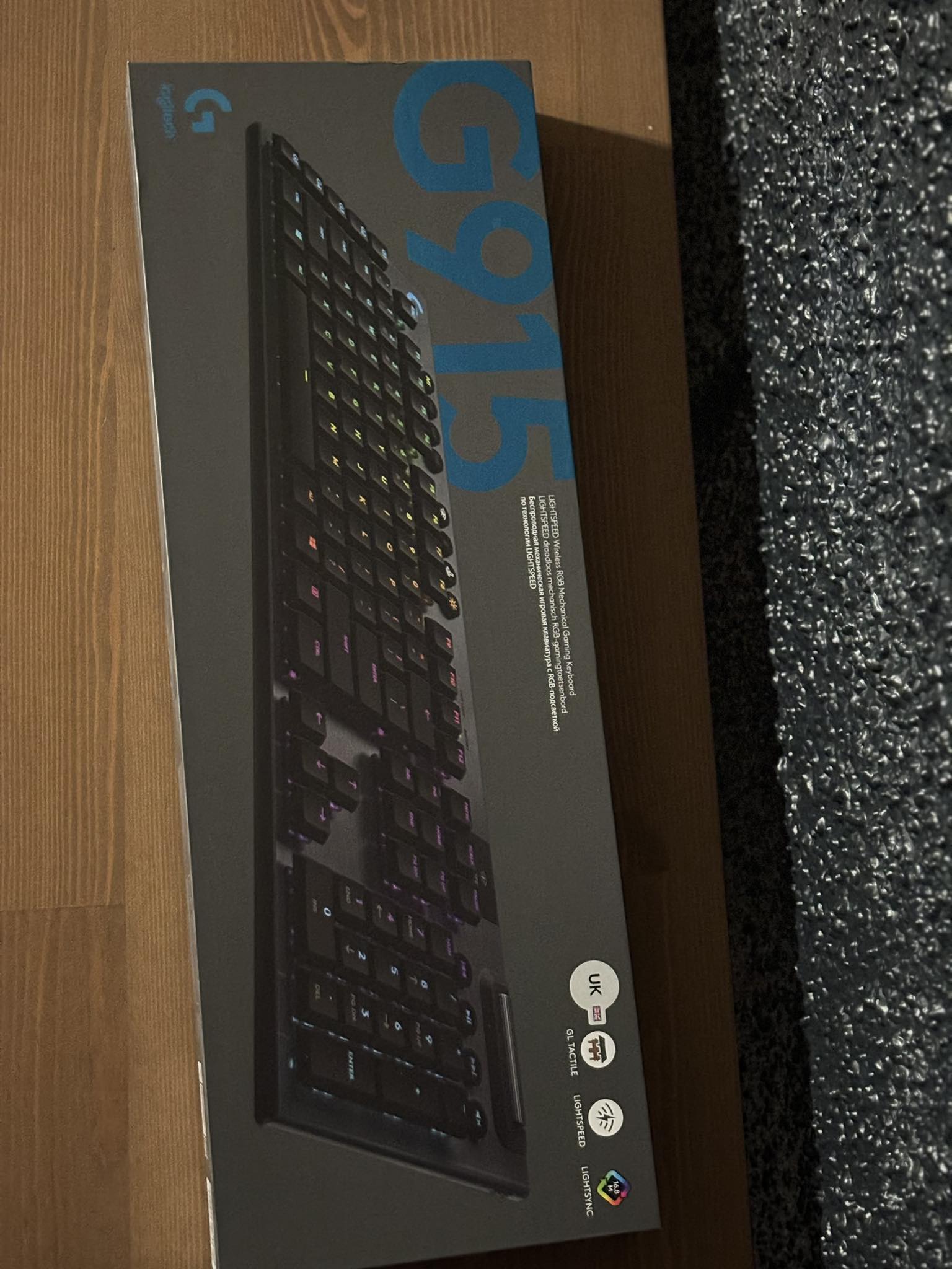 Logitech G915 2.jpg